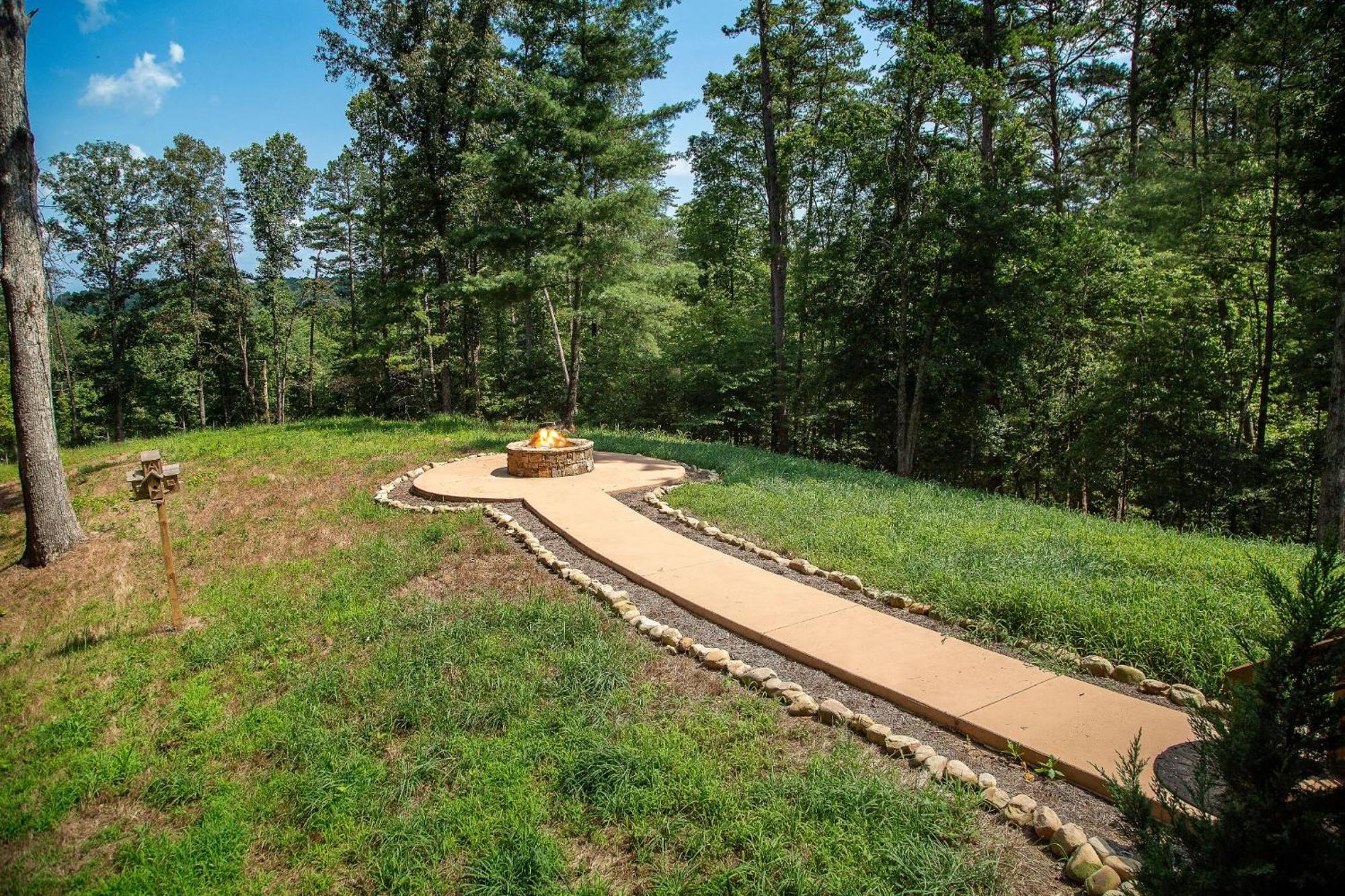 Adore The Smores Rustic Mountain Charm Outdoor Spaces And A Cozy Hot Tub Blue Ridge Ngoại thất bức ảnh